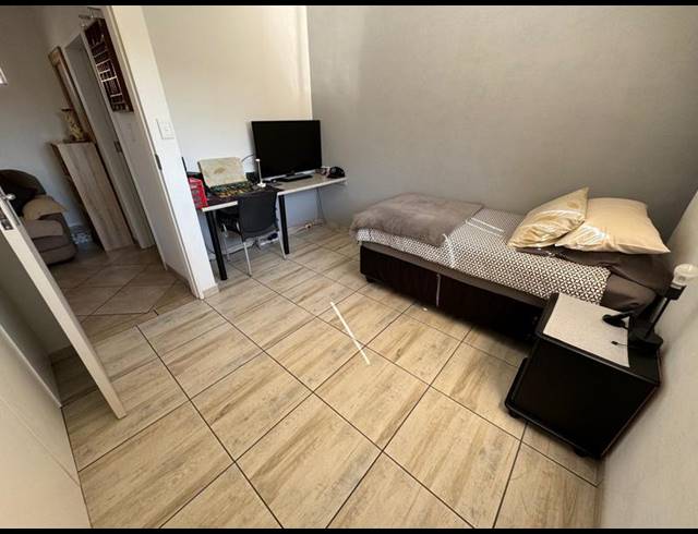 2 BEDROOM TOWNHOUSE FOR SALE IN GLEN MARAIS